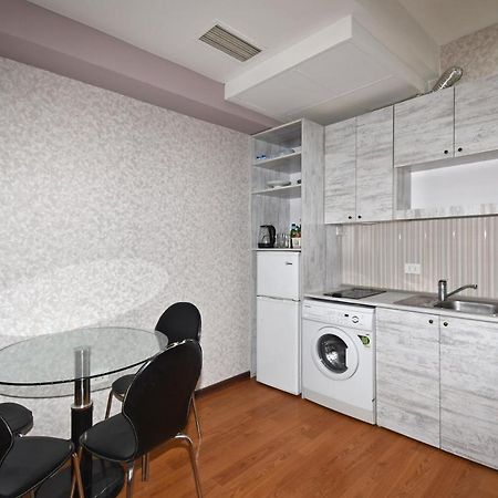 Armenak Apartment No 8, Abovyan Street Yerevan Ngoại thất bức ảnh
