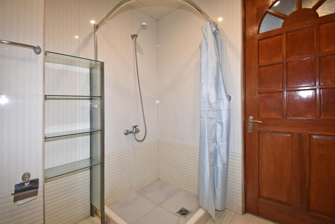 Armenak Apartment No 8, Abovyan Street Yerevan Ngoại thất bức ảnh